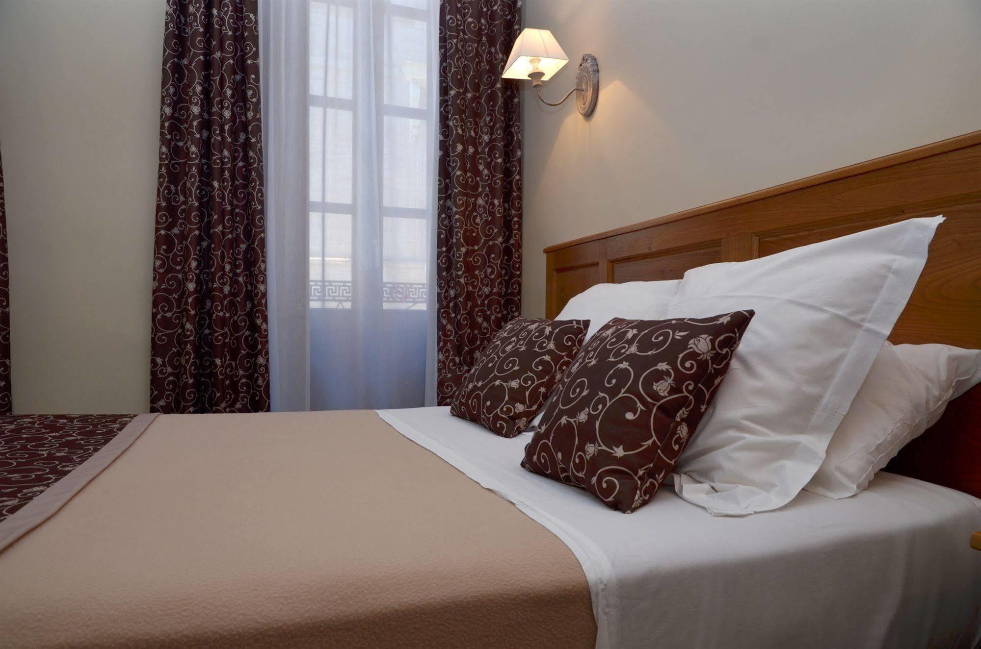 Hotel Heliot, Cosy Places By Charme & Caractere Tuluza Zewnętrze zdjęcie